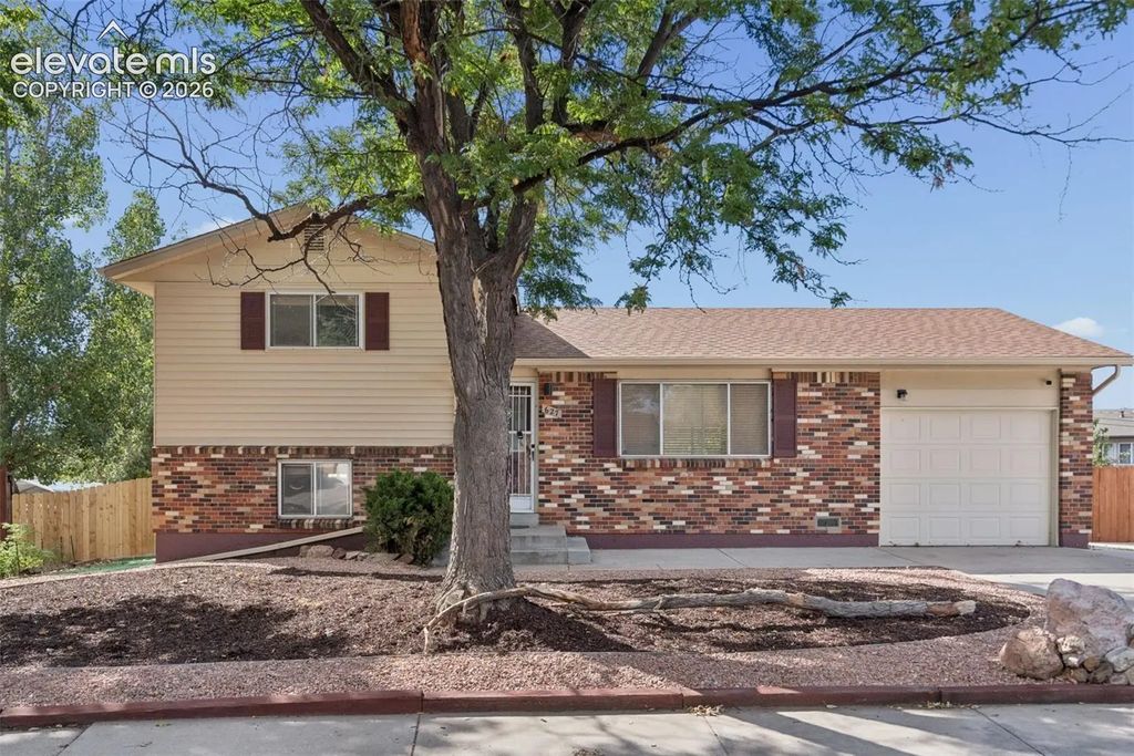 627 Lansing Drive, Colorado Springs