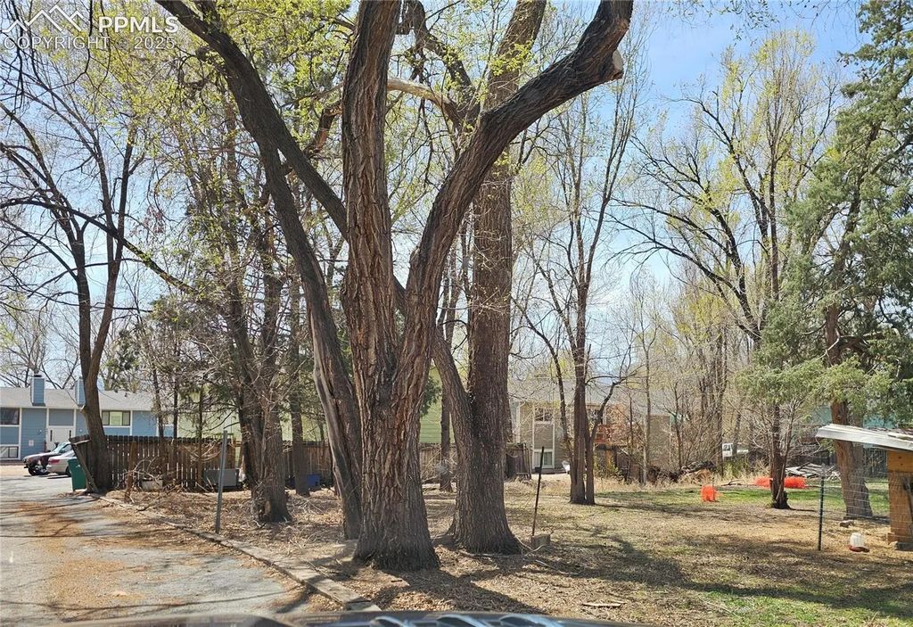 415 W Van Buren Street, Colorado Springs