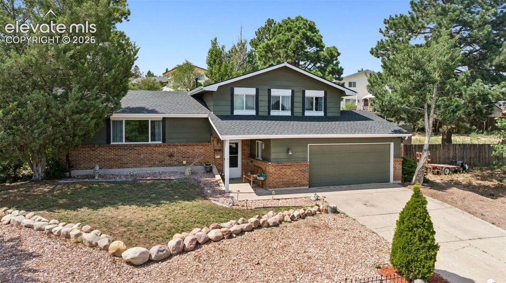 5560 Constitution Avenue, Colorado Springs