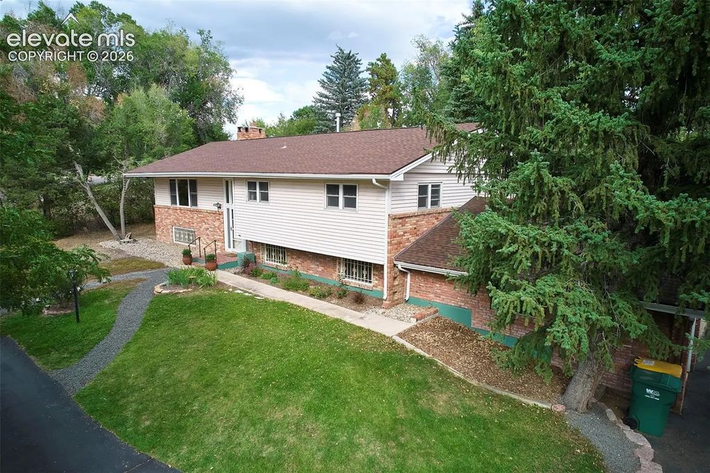 6827 Rosewood Drive, Colorado Springs