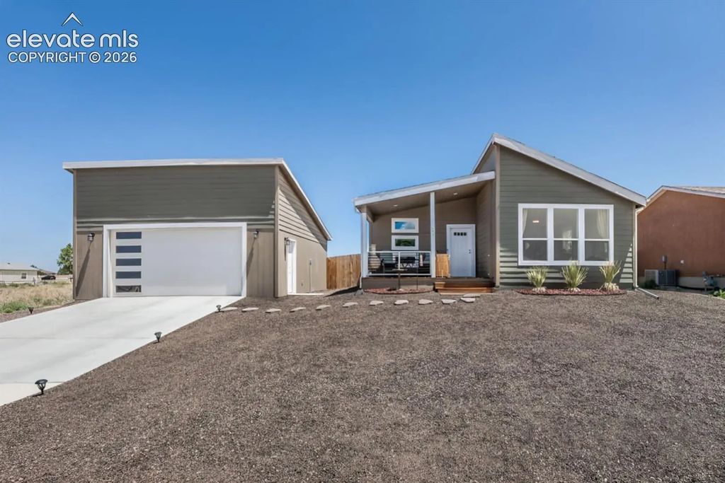 279 W Acorn Drive, Pueblo West