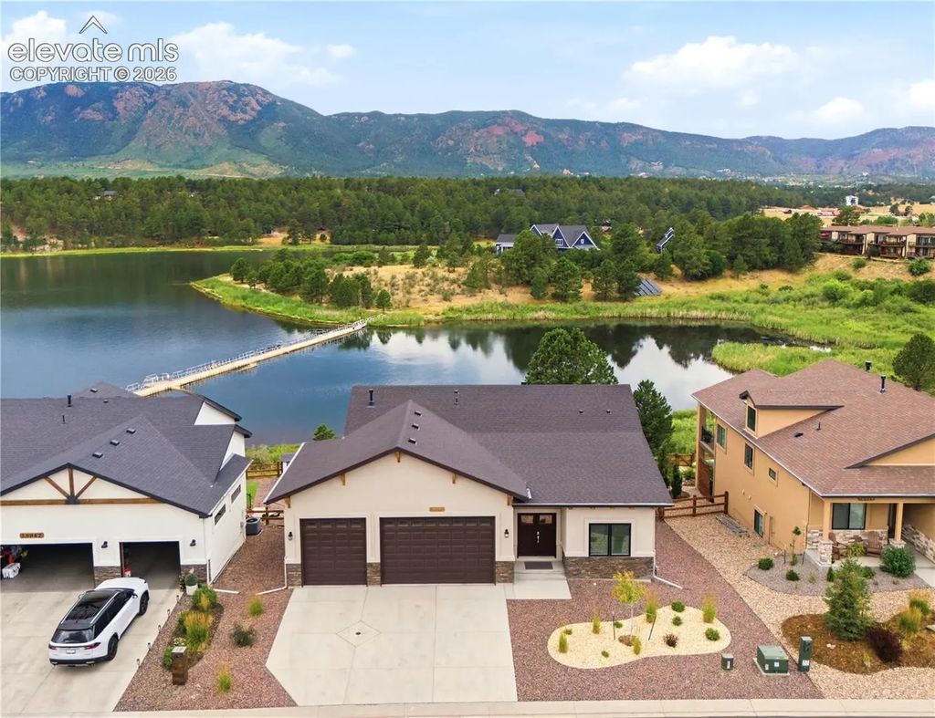 19848 Lake Vista Point, Monument