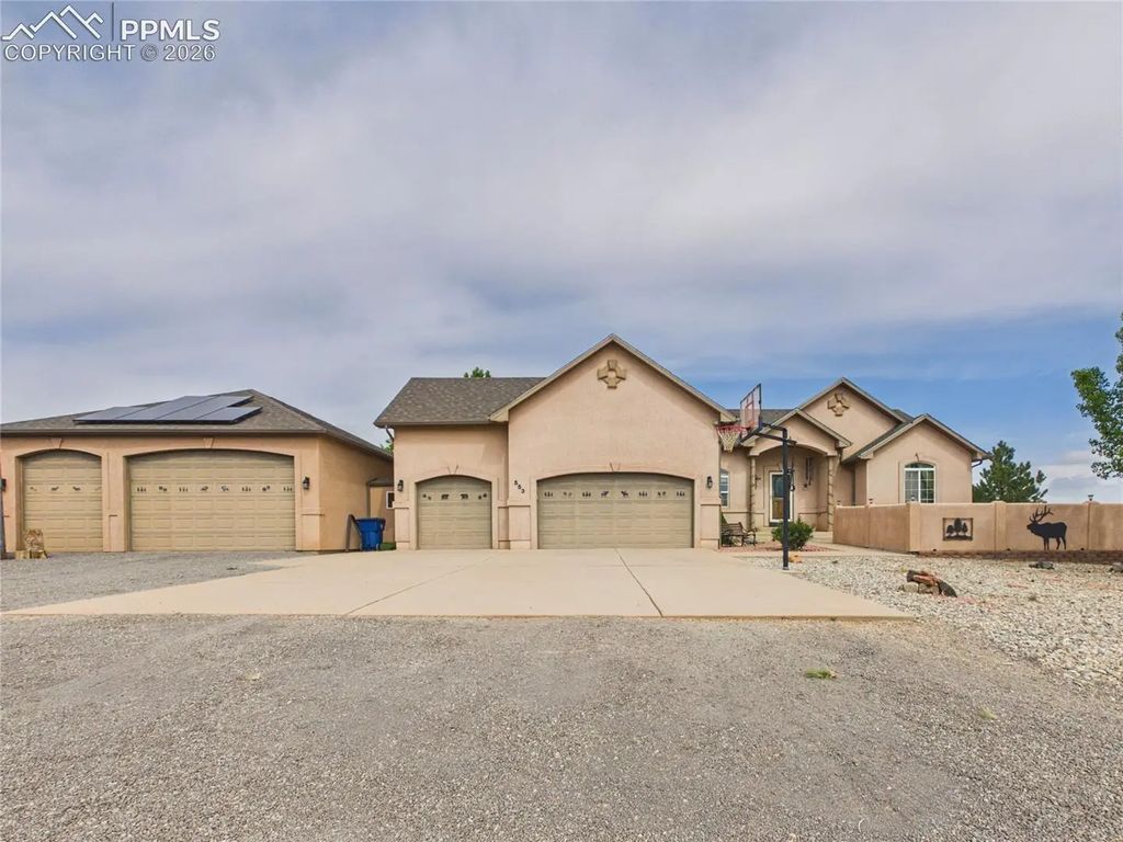 553 S Saunders Drive, Pueblo West