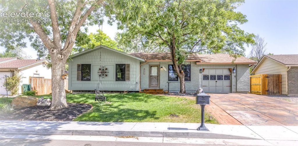 4070 Jet Wing Place, Colorado Springs