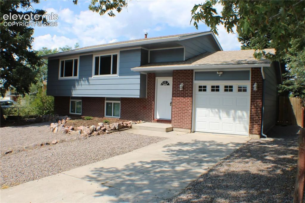 2080 Poteae Circle, Colorado Springs