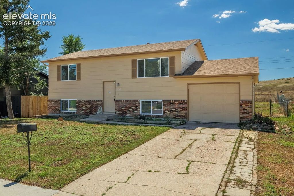1648 Kensington Drive, Colorado Springs