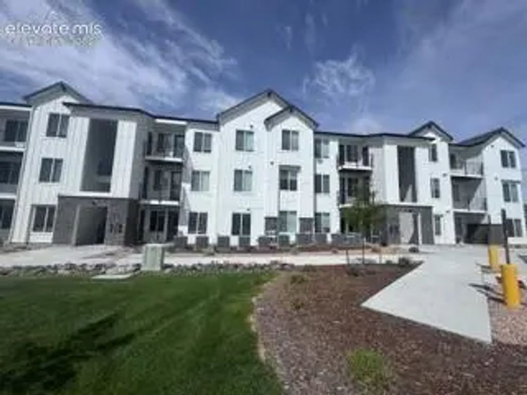 2252 Arikaree Heights 306, Colorado Springs
