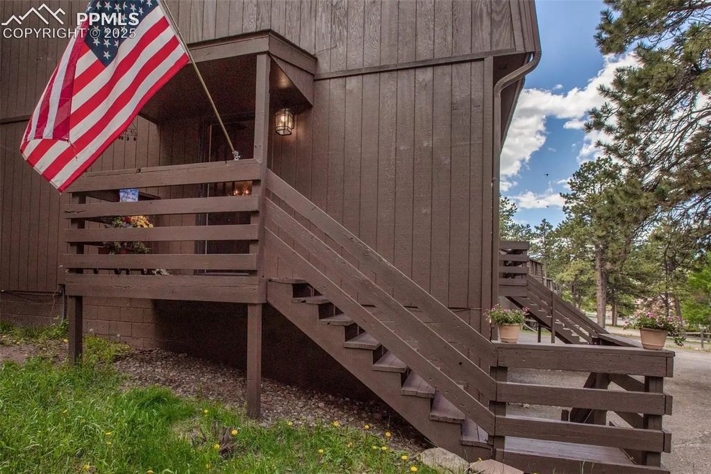 560 Manor Court A, Woodland Park