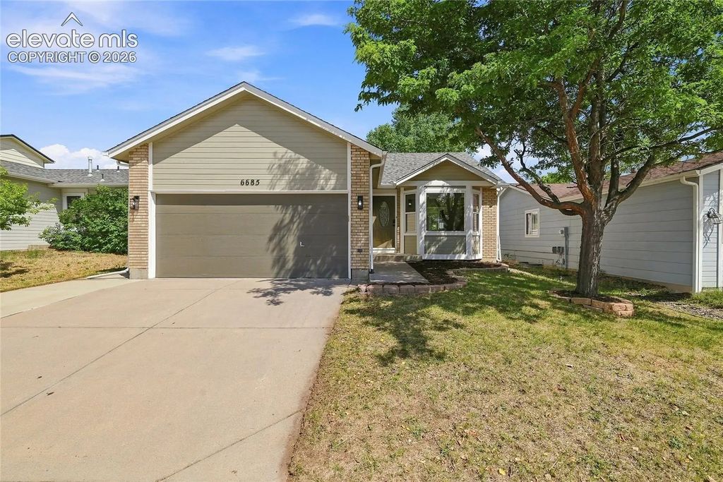 6685 Bear Tooth Drive, Colorado Springs