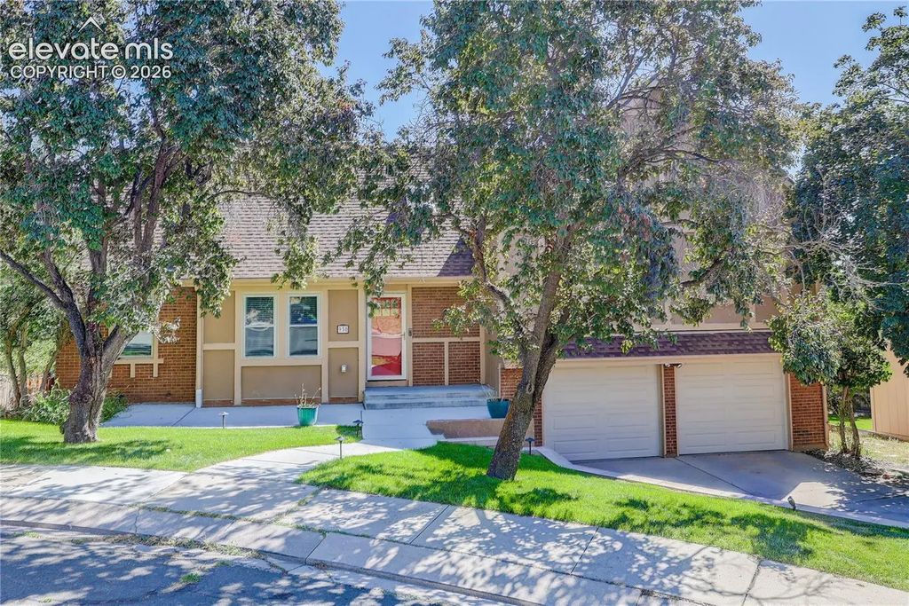 930 Flying Eagle Place, Colorado Springs