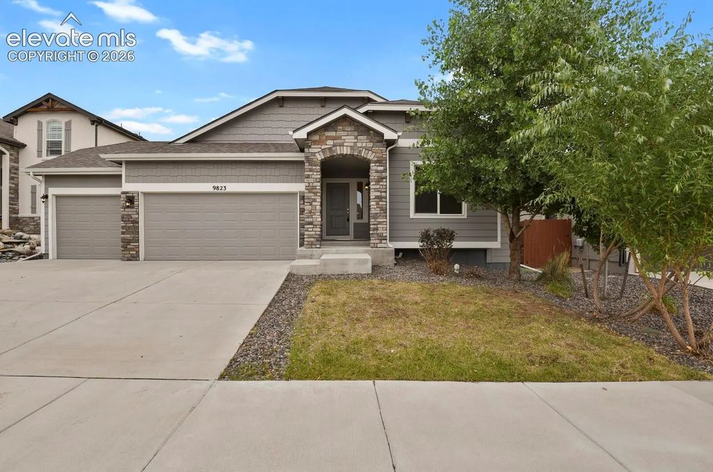 9823 Fairway Glen Drive, Peyton