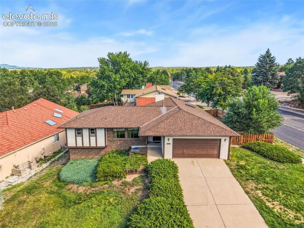 4250 Midlothian Court, Colorado Springs