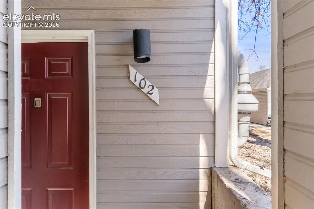 5702 W Asbury Place 102, Lakewood