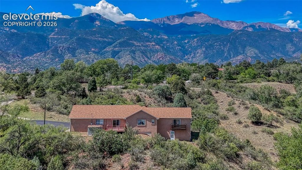2205 Mesa Road, Colorado Springs