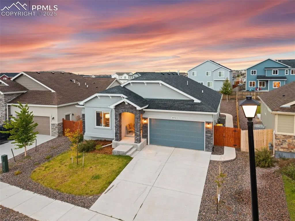 10522 Rolling Peaks Drive, Peyton