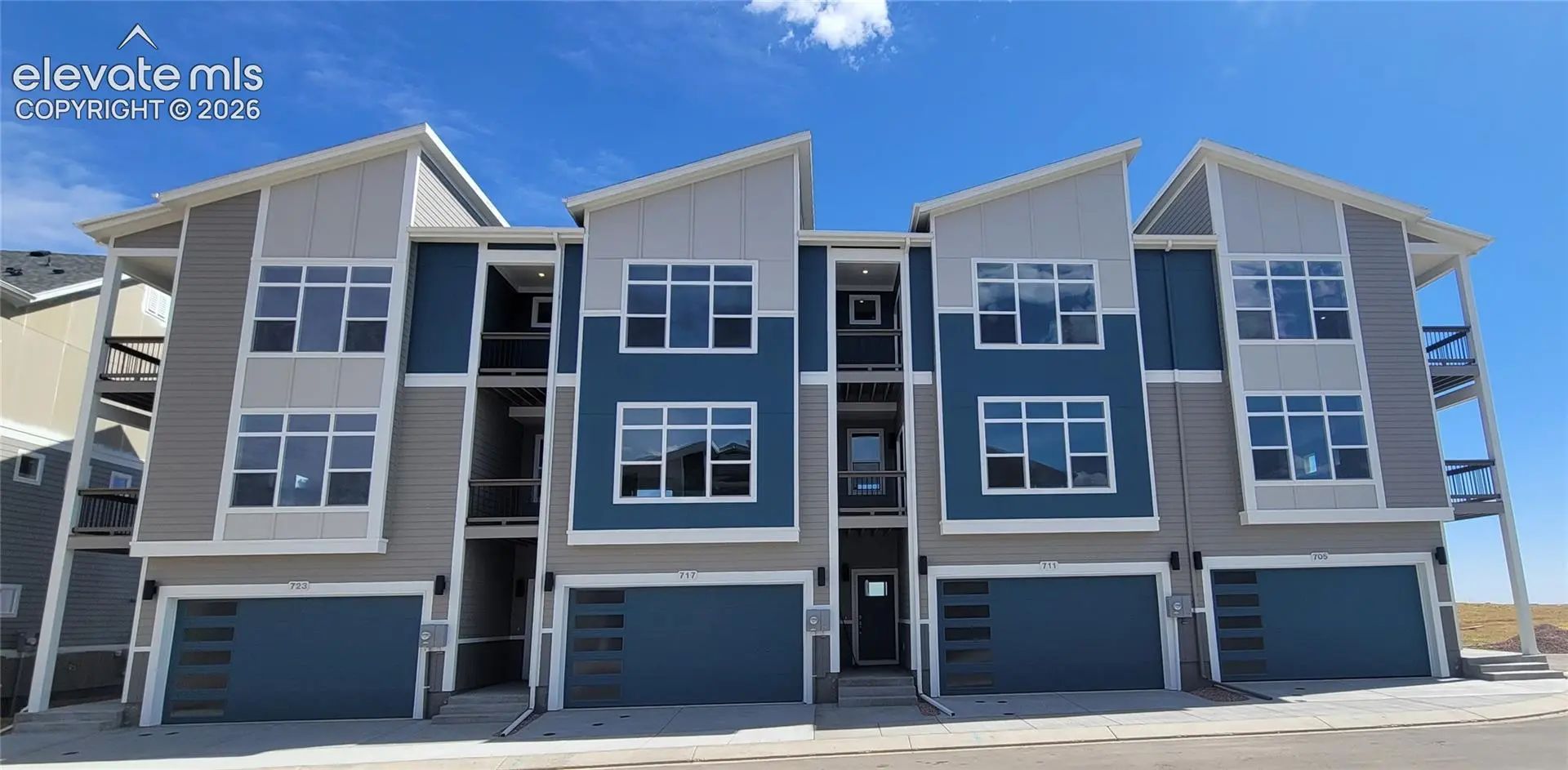 Residential Real Estate for Sale at 723 Belleza View in the city of Colorado Springs by MLS #9325530