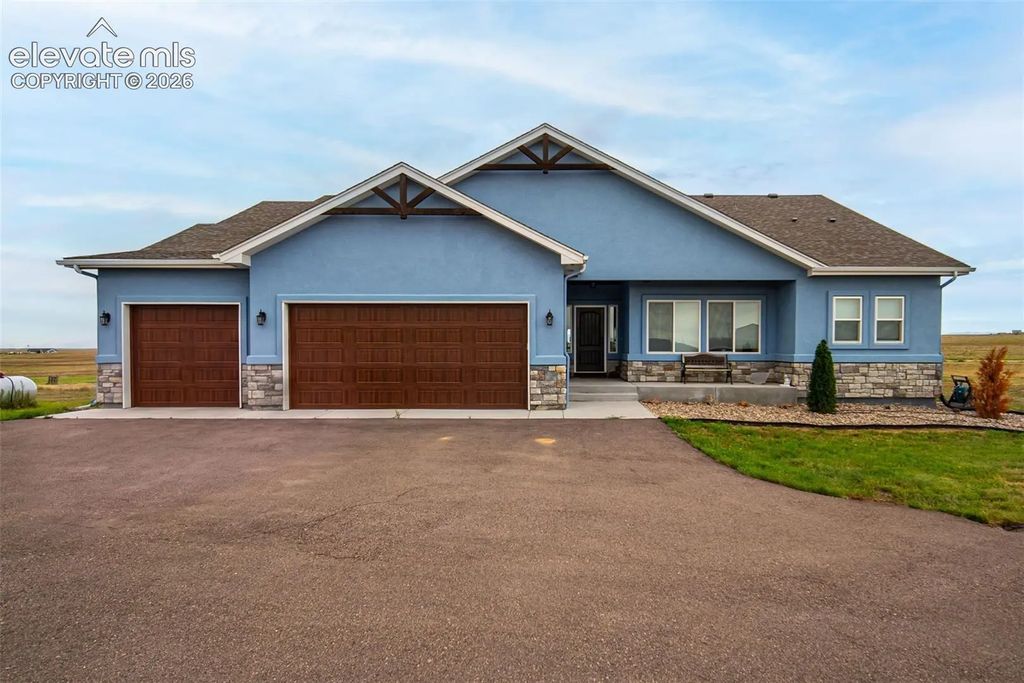 3445 Antelope Hill View, Peyton