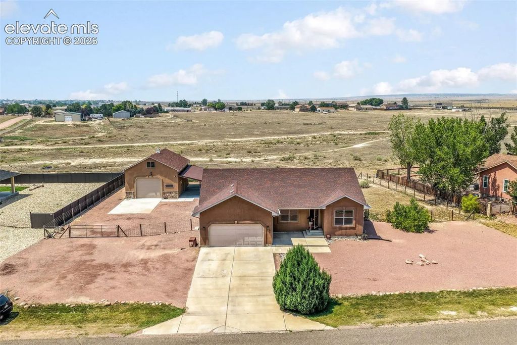 83 S Golfwood Drive, Pueblo