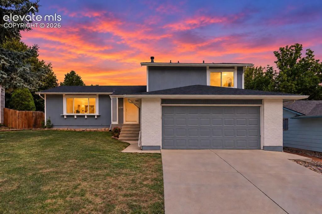 3240 Blue Mountain Way, Colorado Springs