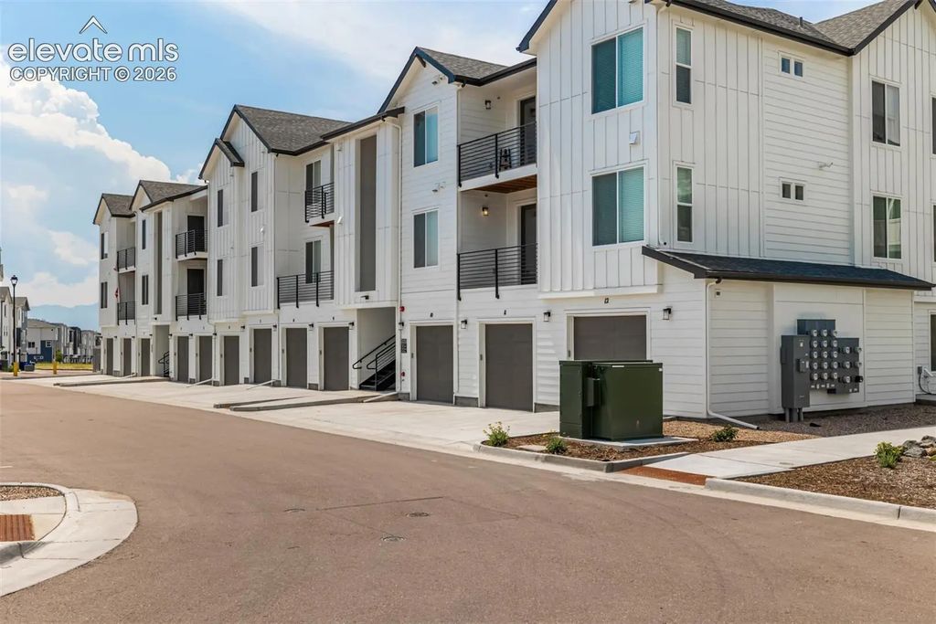 2252 Arikaree Heights 202, Colorado Springs