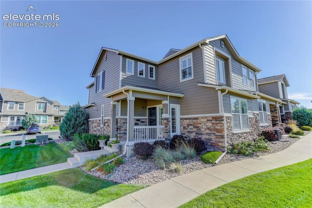 1269 Walters Point, Monument