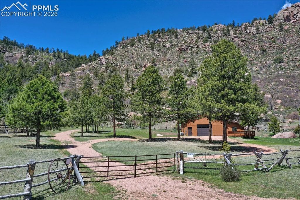 437 Langnis Road, Guffey
