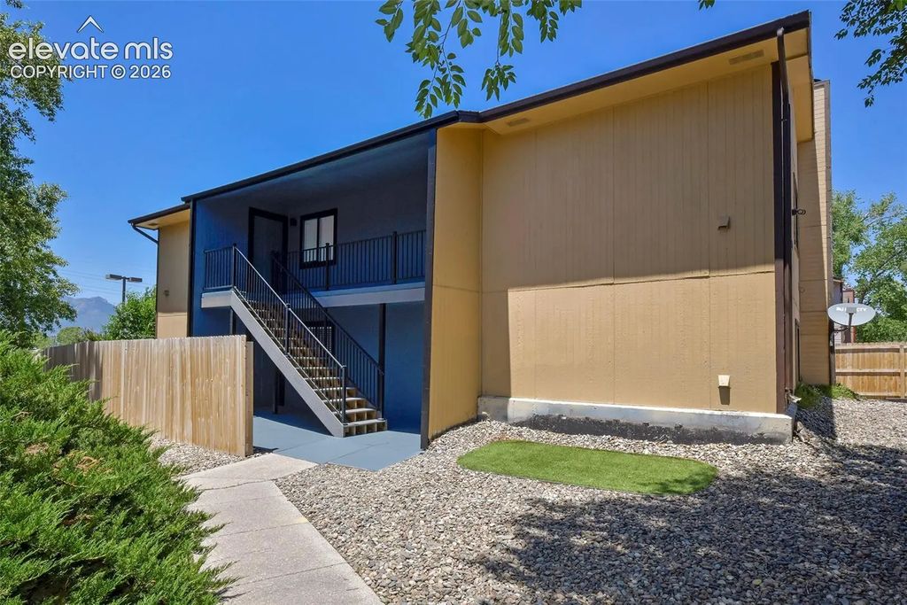 6702 Dublin Loop A, Colorado Springs