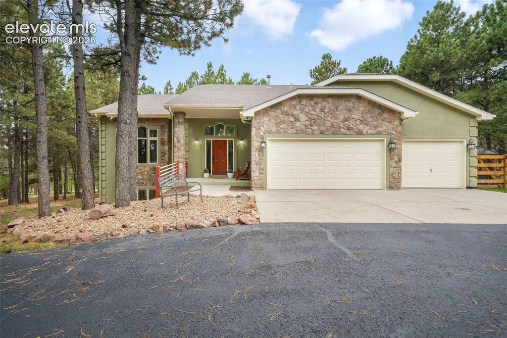 720 Trumpeters Court, Monument