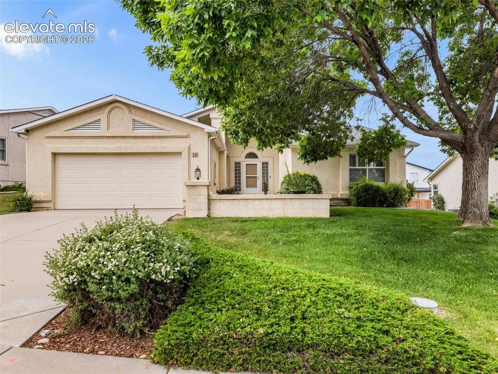 10 Brave Eagle Court, Pueblo