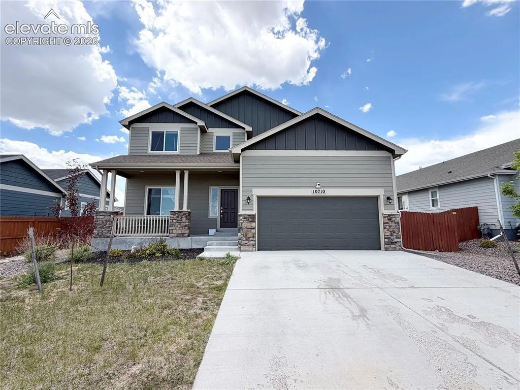 10710 Rolling Peaks Drive, Peyton