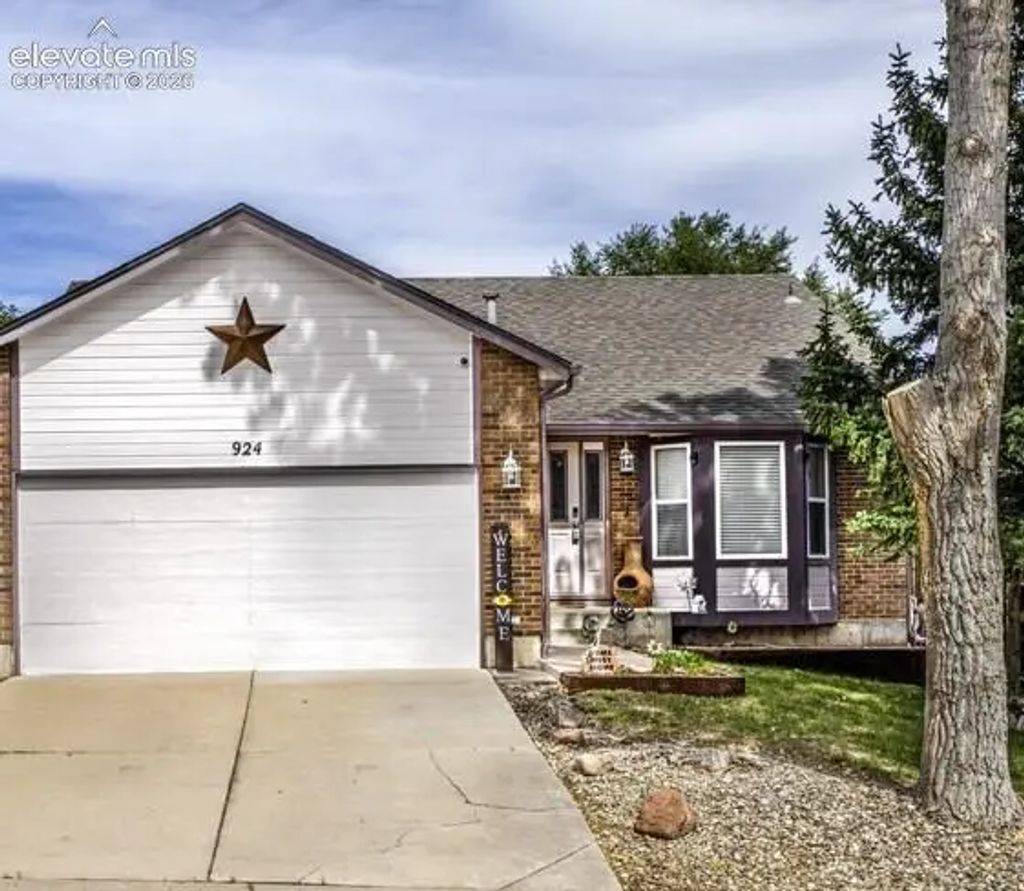 924 White Stone Way, Fountain