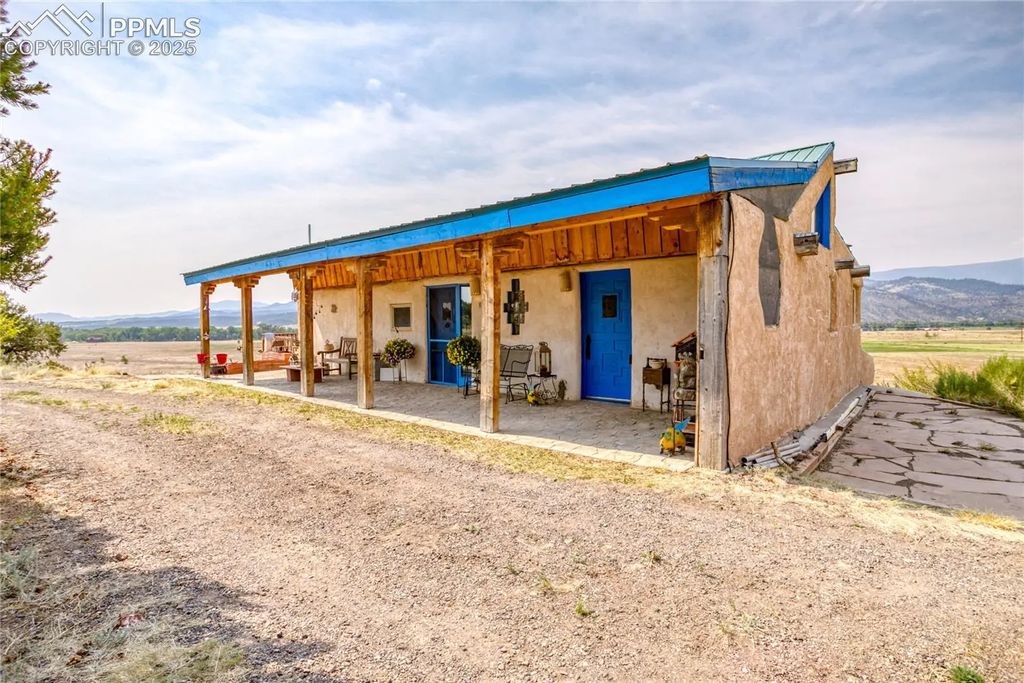 6135 County Road 15, South Fork