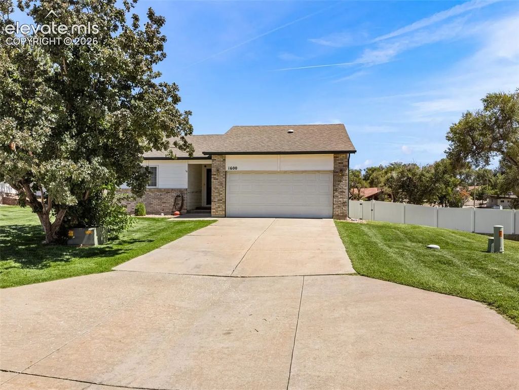 1600 Horseshoe Place, Pueblo