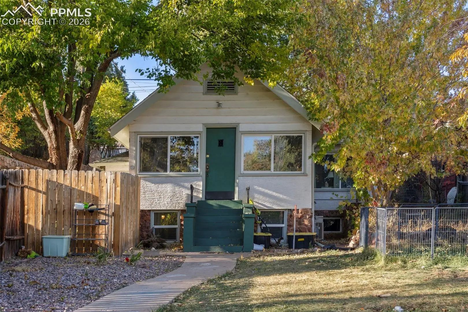 Residential Real Estate for Sale at 3414 W Pikes Peak Avenue in the city of Colorado Springs by MLS #7511400