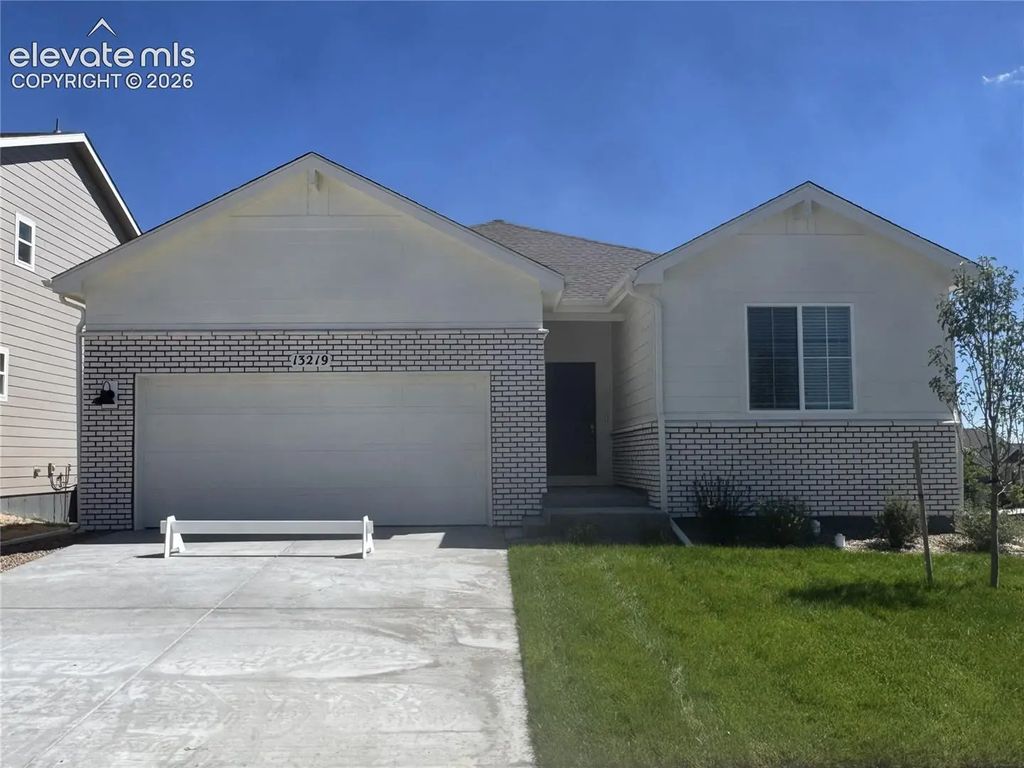 13219 Valley Peak Drive, Peyton