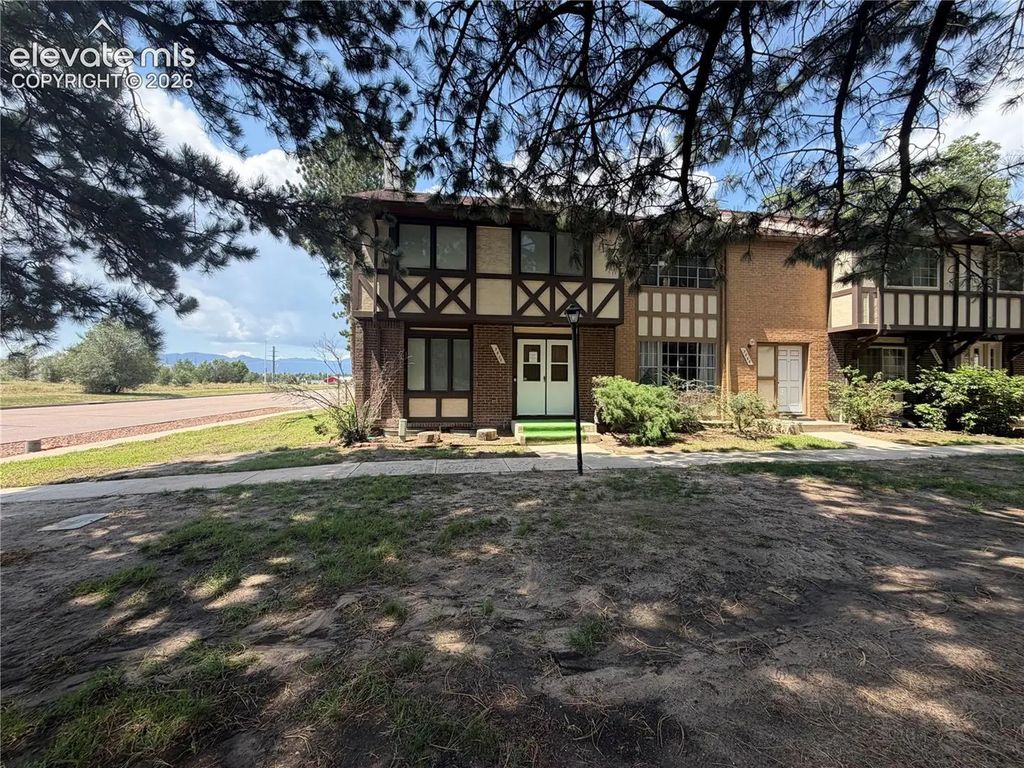 3870 Constitution Avenue, Colorado Springs