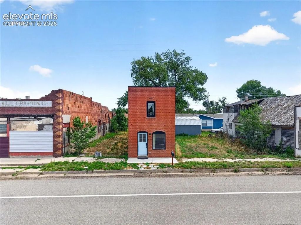 660 1st Avenue, Deer Trail