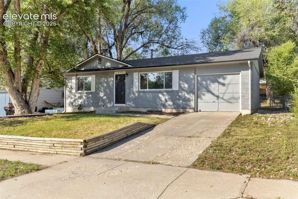 838 Kingsley Drive, Colorado Springs