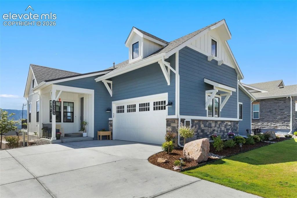 16318 Monument Rock Court, Monument