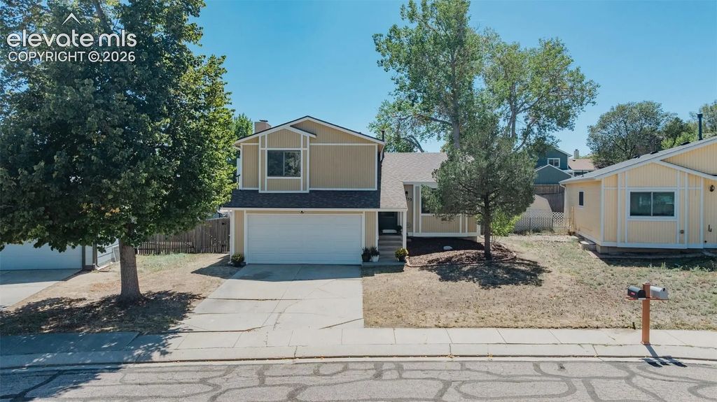 5555 Alma Terrace, Colorado Springs