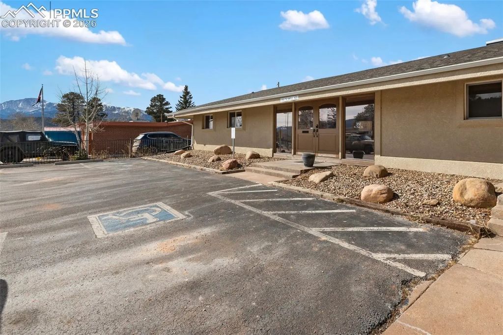 350 N Pine Street, Woodland Park