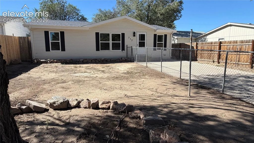 713 Santa Barbara Avenue, Pueblo