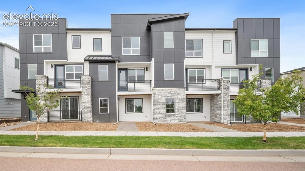 2256 Peridot Loop Heights, Colorado Springs