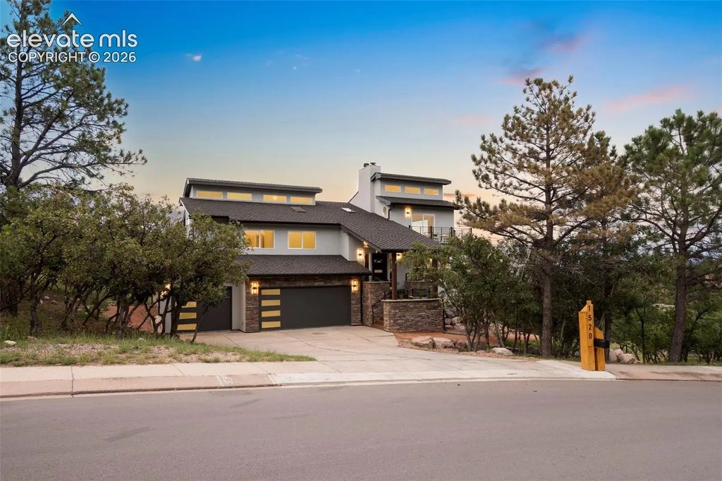 1520 Oak Hills Drive, Colorado Springs