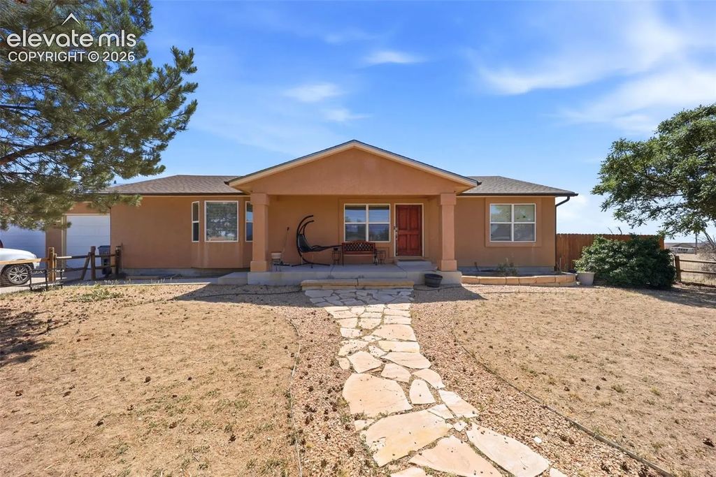 1286 N Ladonia Drive, Pueblo