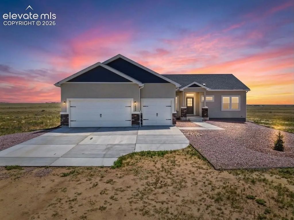 3955 N Yoder Road, Yoder
