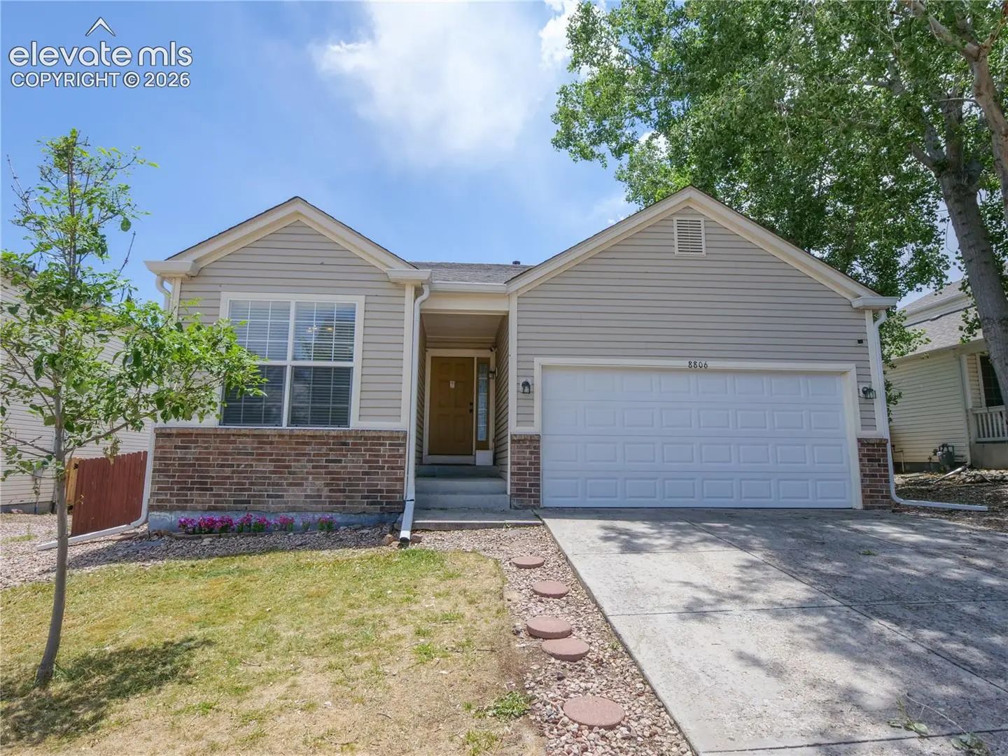 Fountain Real Estate - MLS # 1006484, Residential real estate for Sale in Cross Creek, MLS Listings # 1006484
