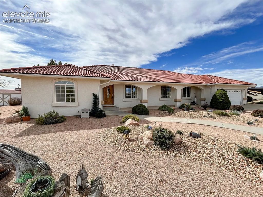 72 Pleasure Trail, Penrose