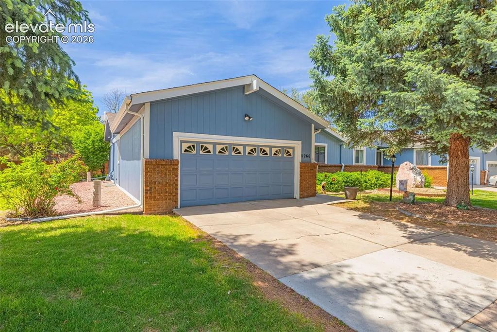 11966 E Maple Avenue, Aurora