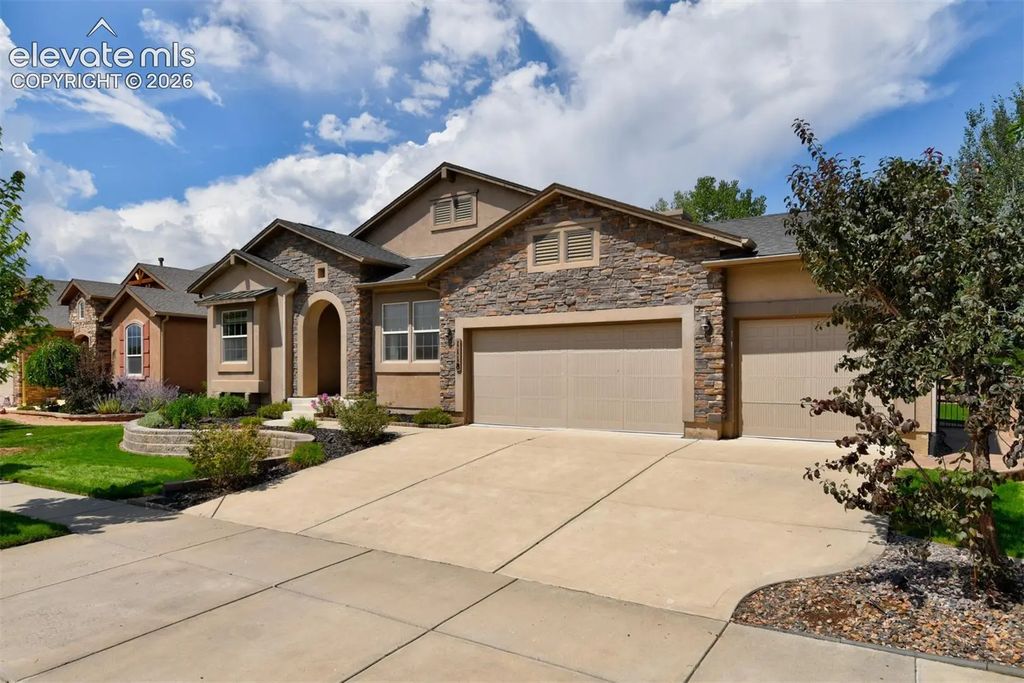 1118 Spectrum Loop, Colorado Springs